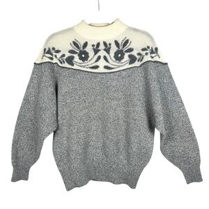 Vintage MISTER LEONARD Women's Size Large Embroidered Floral Gray Cream Sweater